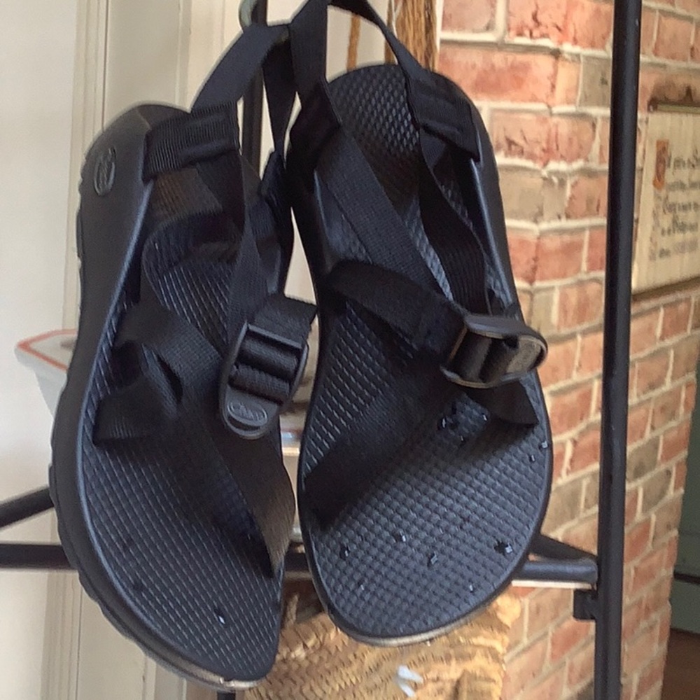 CHACOS SANDALS W 8 NWOT BLACK